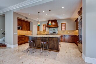 2501 Margaret Dr in Newport Beach, CA - Building Photo - Building Photo