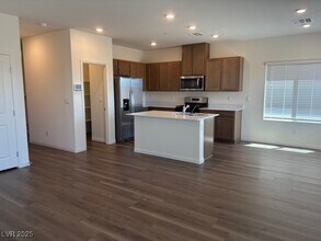 1131 Northern Cardinal Dr in Henderson, NV - Building Photo - Building Photo