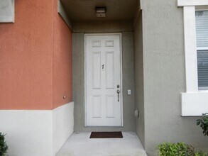 660 Amador Ln in West Palm Beach, FL - Building Photo - Building Photo