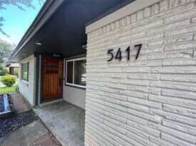 5417 De Milo Dr in Houston, TX - Building Photo