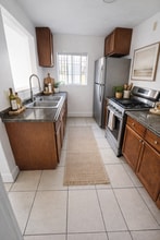 1056 Orange Ave, Unit 1056 Orange Ave. in Long Beach, CA - Foto de edificio - Building Photo