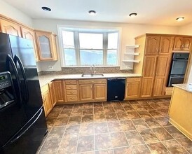 1 Harvard St in Arlington, MA - Building Photo - Building Photo