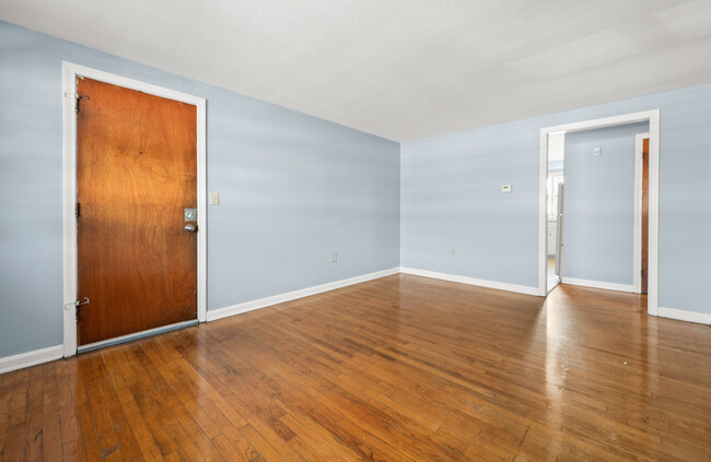 38 Deerfield Ct, Unit b