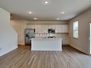 412 Golden Maple Pl in Delaware, OH - Building Photo - Building Photo