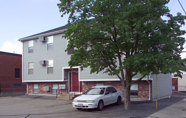 15 Church St in Mansfield, MA - Foto de edificio - Building Photo