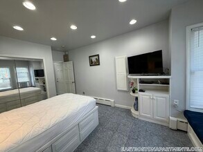 60 London St in Boston, MA - Building Photo - Building Photo