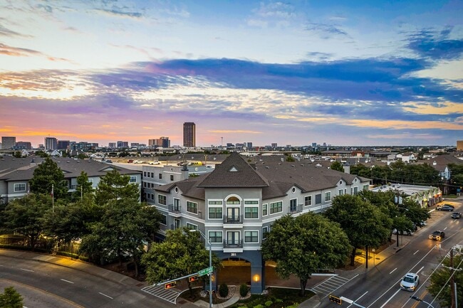 Marquis at Texas Street