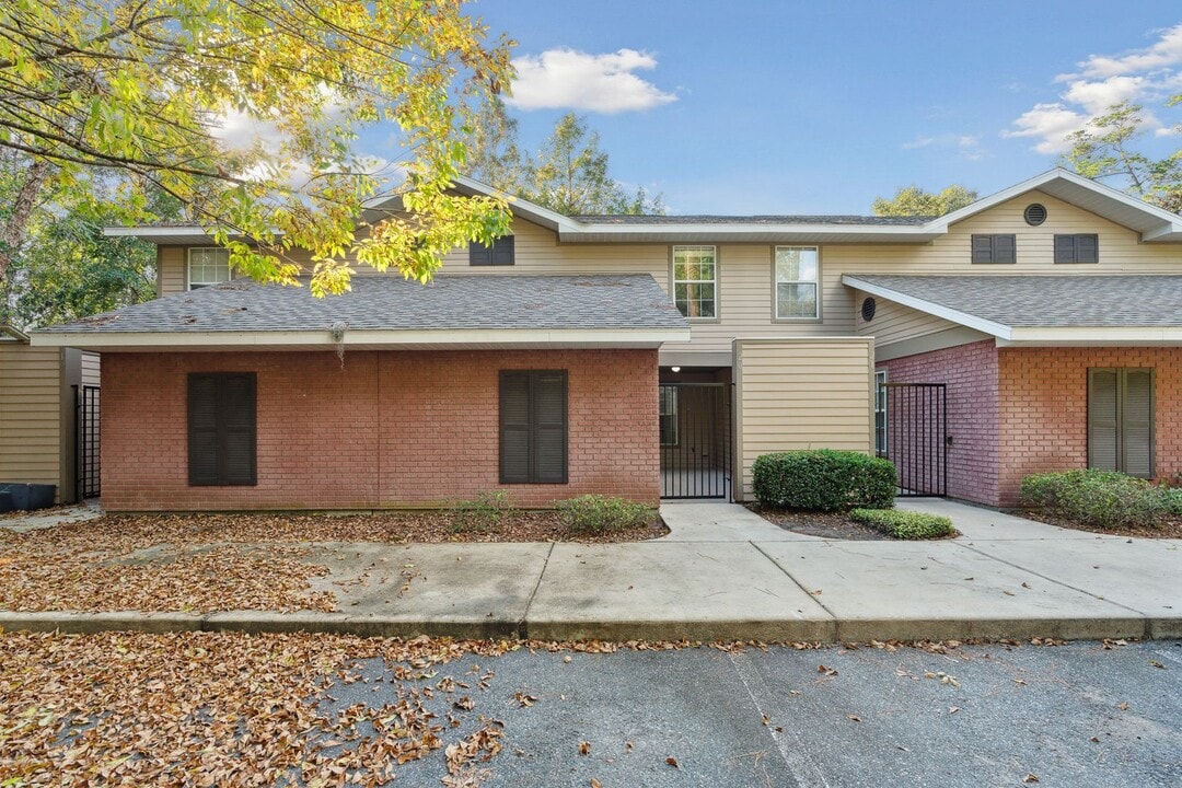 1219 NW 55th St in Gainesville, FL - Building Photo