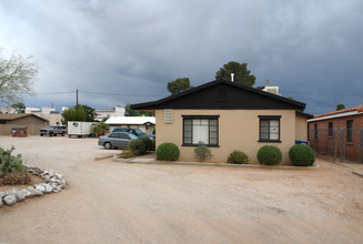 3122-3130 E Adams St in Tucson, AZ - Building Photo - Building Photo