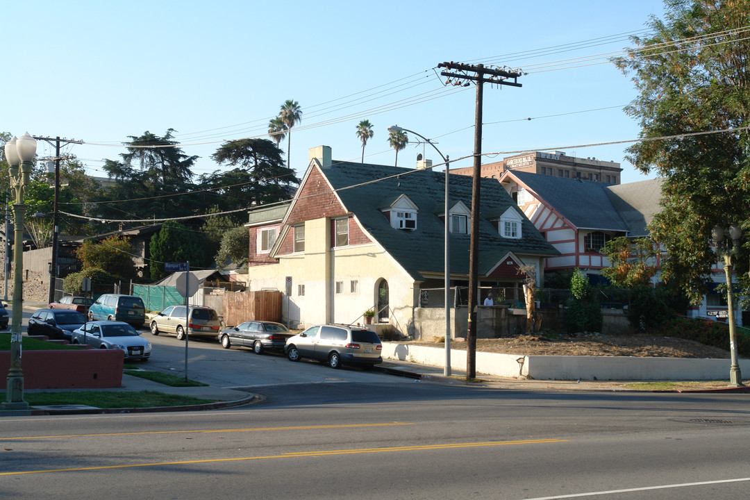 200 S Rampart Blvd in Los Angeles, CA - Building Photo