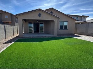 13302 W Eagle Feather Rd in Peoria, AZ - Building Photo - Building Photo