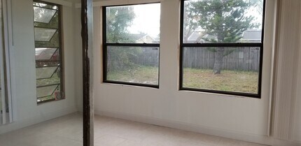 8505 San Pablo Ave in North Port, FL - Building Photo - Building Photo