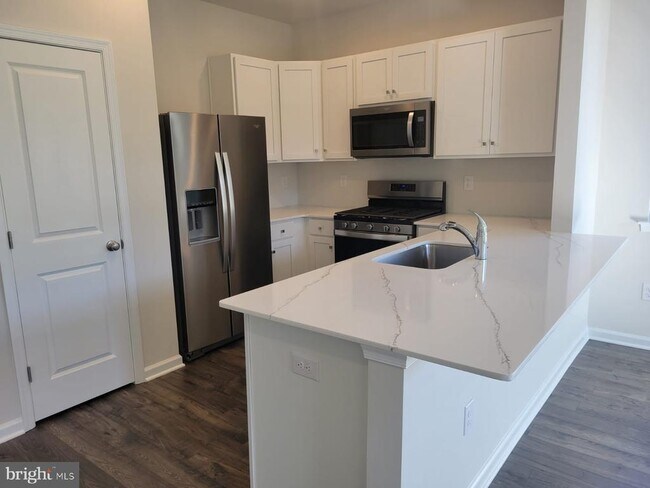 98 Arlotta St in Glassboro, NJ - Building Photo - Building Photo