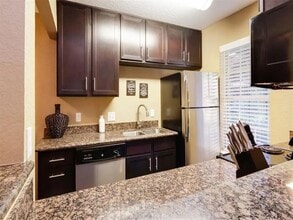 4101 E NASA Pkwy in El Lago, TX - Building Photo - Building Photo