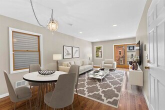 103 Charles St in Jersey City, NJ - Building Photo - Building Photo