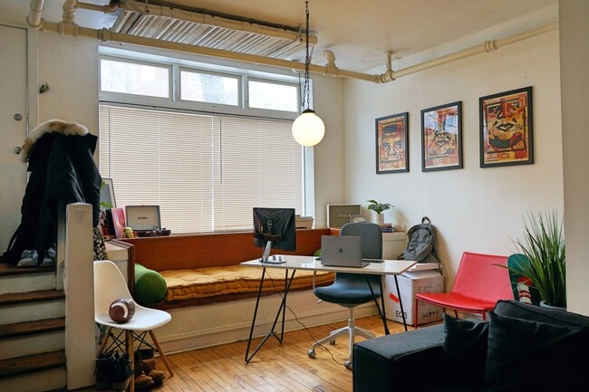 1054 W Cornelia Ave in Chicago, IL - Building Photo - Building Photo
