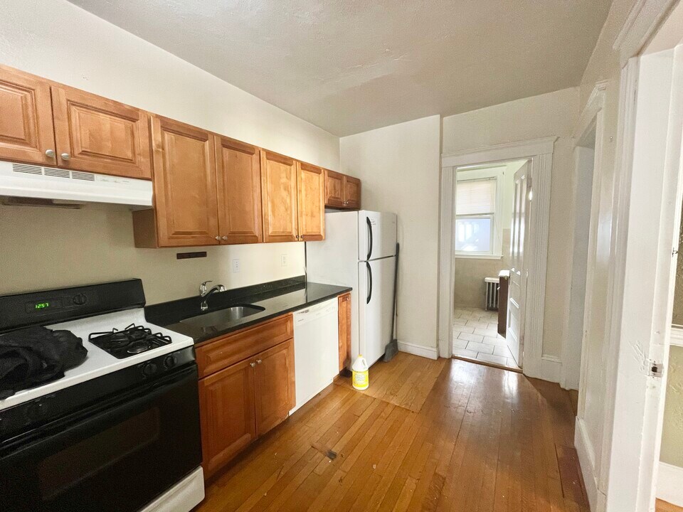 148 Strathmore Rd, Unit 1 in Boston, MA - Foto de edificio