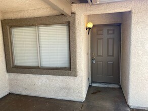 545 Van Dornum Ave in Henderson, NV - Building Photo - Building Photo