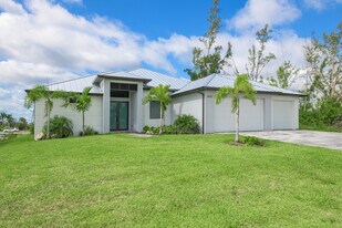 3432 SW 8th St in Cape Coral, FL - Building Photo