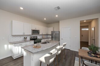 11835 Stoneport Pl in Riverview, FL - Building Photo - Building Photo