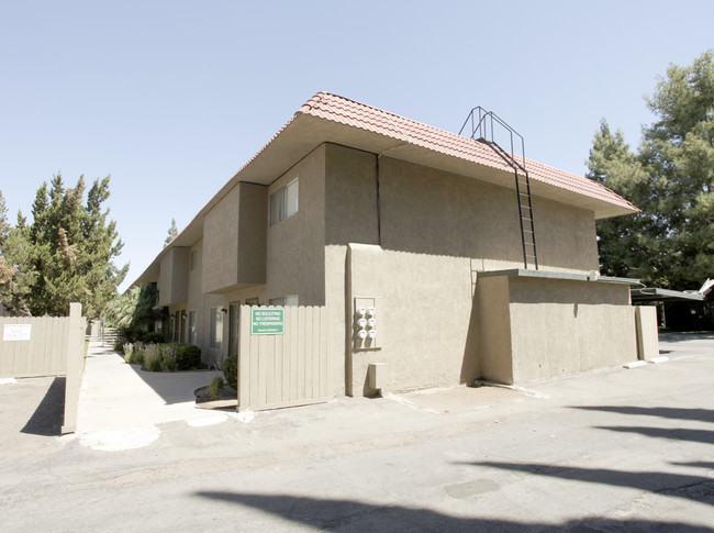 West Park Apartment Homes in Bakersfield, CA - Foto de edificio - Building Photo