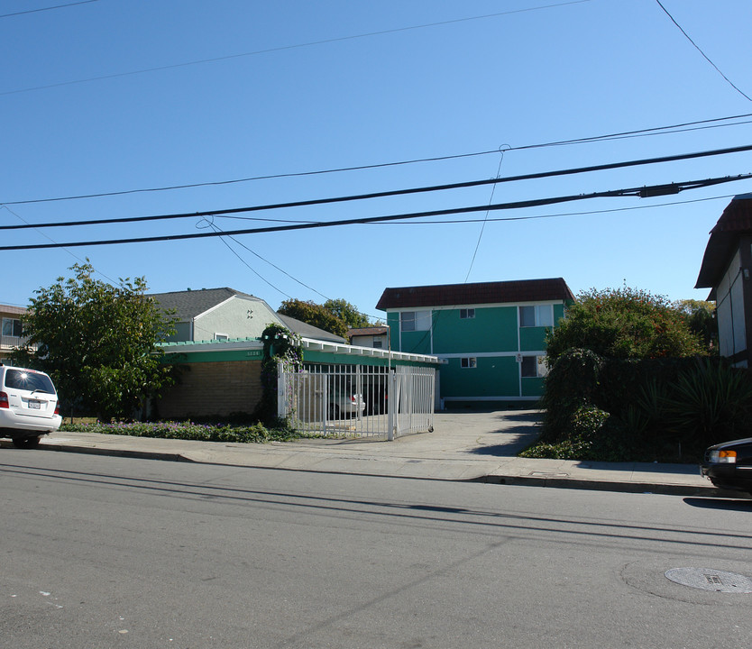 5224 Riverside Ave in San Pablo, CA - Building Photo