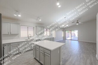 3050 E Cherry Hills Pl in Chandler, AZ - Building Photo - Building Photo