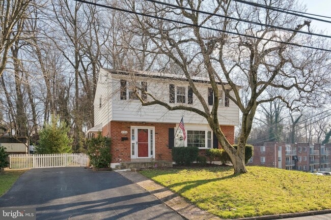 property at 426 E Hinckley Ave