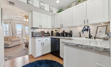 8 Deer Run Ct, Unit 8B in Arbutus, MD - Foto de edificio - Building Photo