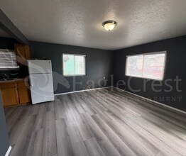 223 SE Roseville Ln in College Place, WA - Building Photo - Building Photo