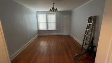 3896 Reading Rd, Unit N in Cincinnati, OH - Foto de edificio - Building Photo