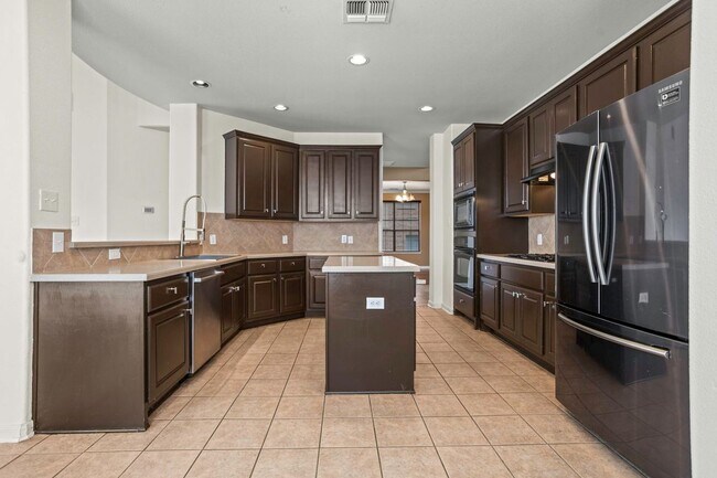 3415 Highline Tr in San Antonio, TX - Building Photo - Building Photo