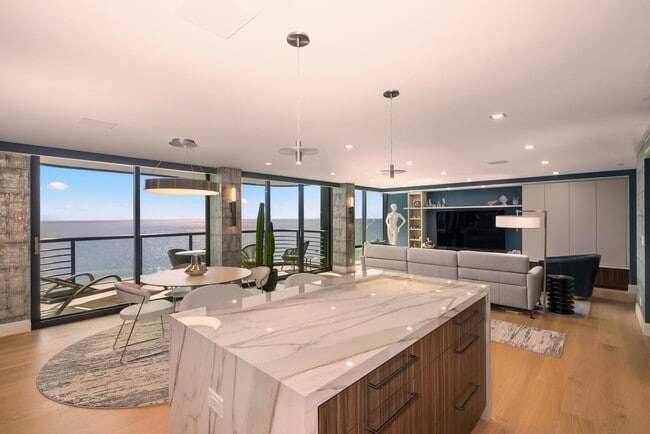 250 S Ocean Blvd in Boca Raton, FL - Building Photo - Building Photo