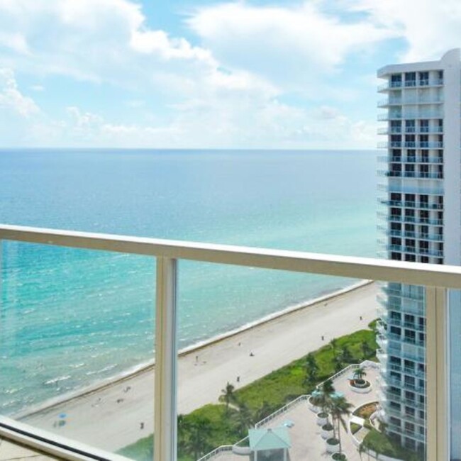 16699 Collins, Unit 2508 in Sunny Isles Beach, FL - Building Photo - Building Photo