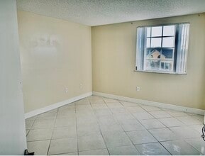 9735 Fontainebleau Blvd, Unit Soleil 9735 G305 in Miami, FL - Building Photo - Building Photo