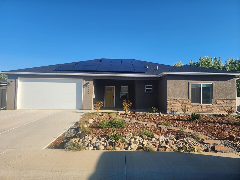 2940 Circling Hawk St in Grand Junction, CO - Building Photo