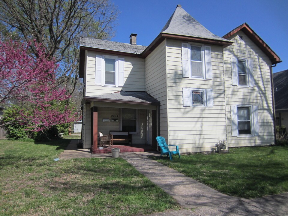 1004 New York St, Unit 1 in Lawrence, KS - Foto de edificio
