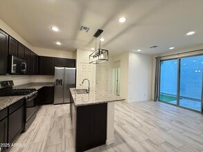 1708 S 83rd Way in Mesa, AZ - Foto de edificio - Building Photo