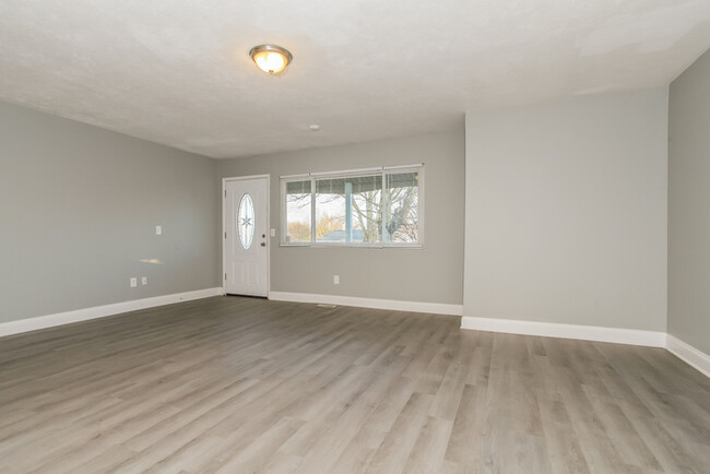 3885 Mark Ct in Cincinnati, OH - Building Photo - Building Photo