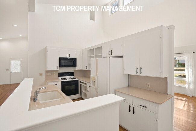 1053 Lynnwood Ave NE in Renton, WA - Building Photo - Building Photo