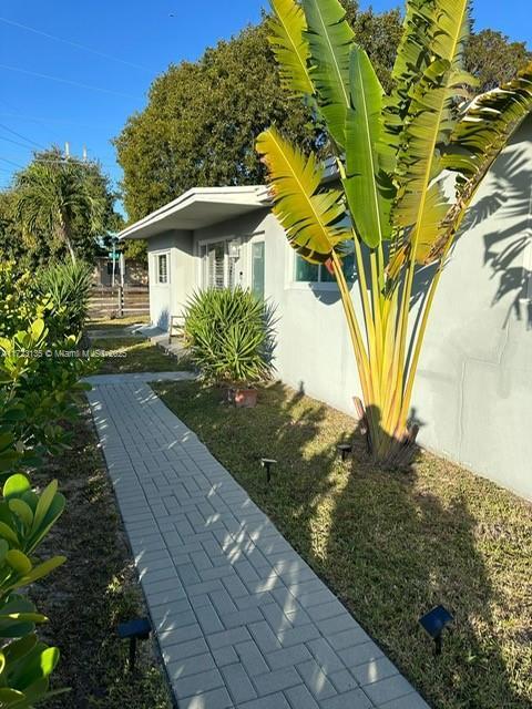 421 NW 67th St in Miami, FL - Building Photo - Building Photo