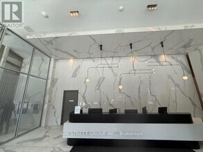 88 Queen St E in Toronto, ON - Building Photo - Building Photo