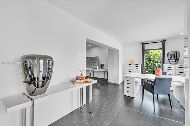 560 NW 116th Terrace in Miami, FL - Building Photo - Building Photo