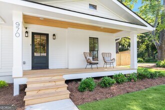 970 Pinedale Dr in Smyrna, GA - Building Photo - Building Photo