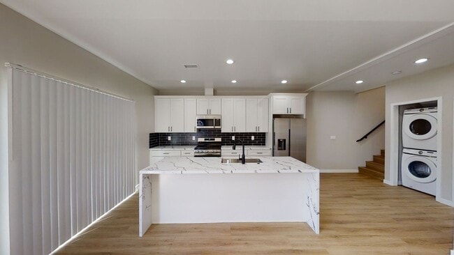 5169 La Dorna St in San Diego, CA - Building Photo - Building Photo