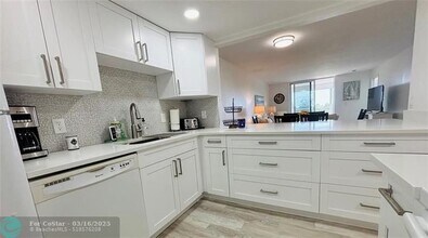 5500 NW 2nd Ave in Boca Raton, FL - Building Photo - Building Photo