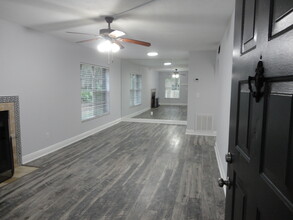 4033 Dream Oak Pl in Tampa, FL - Building Photo - Building Photo