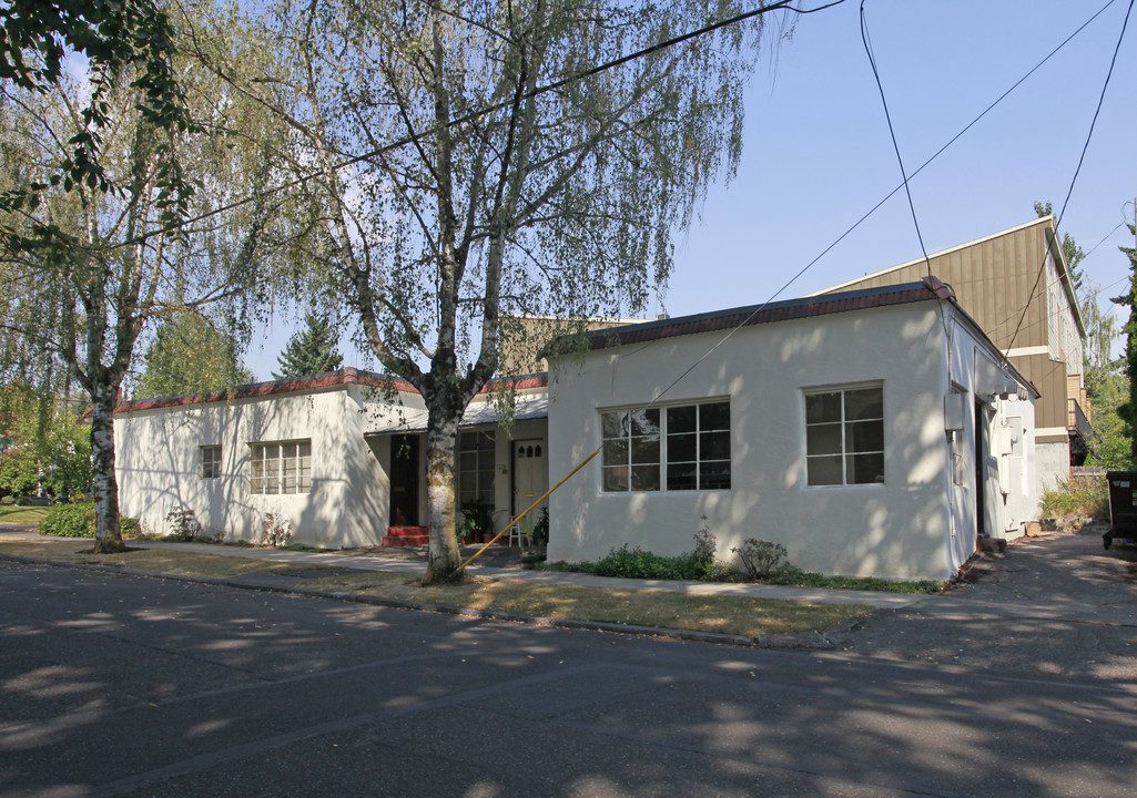 1659-1665 SE Rex St in Portland, OR - Building Photo