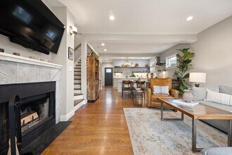 8R Mt Vernon St in Boston, MA - Building Photo - Building Photo