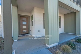 27081 Amber Sky Wy in Valencia, CA - Building Photo - Building Photo